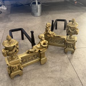 Ref : AD83 - Chenets fin 18e en parfait état.