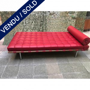 Ref : MC777 - “Day bed” in red leather with Knoll certificate