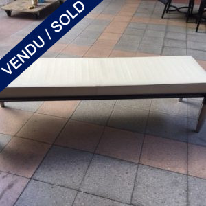 Ref : MC759a - White leather top bench signed Giorgetti